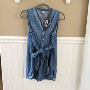 🤰🏻 Chambray Sleeveless Top 🤰🏻